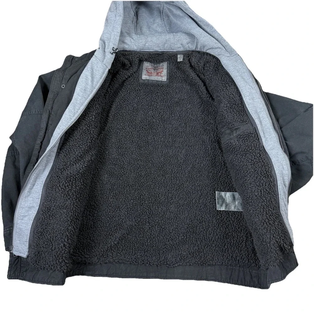 Levi's‎ Men's Sherpa Lined Two Pocket Hooded Trucker Jacket size M